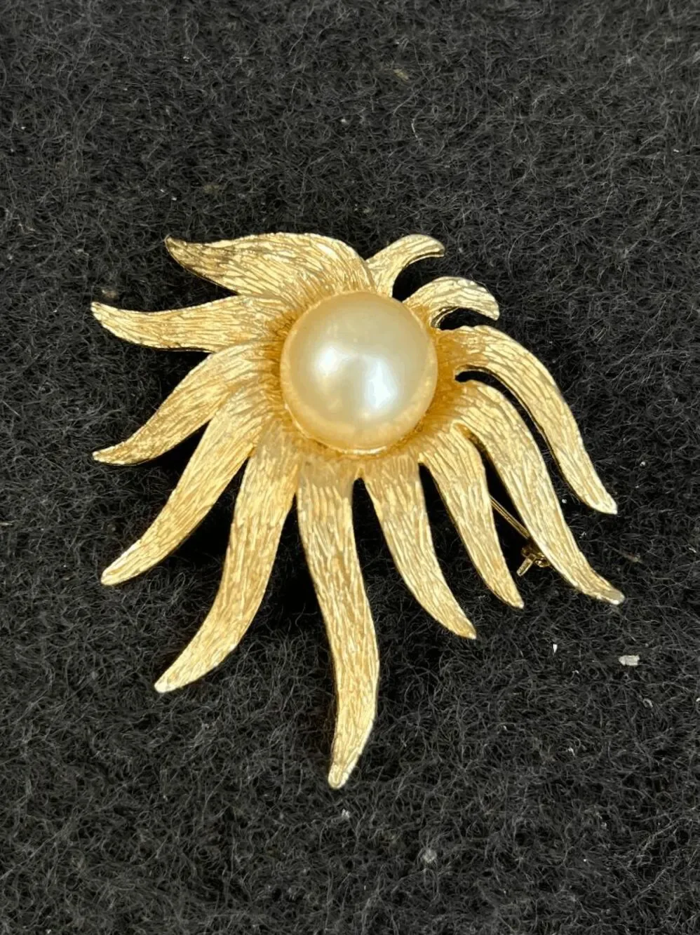 VTG Judy Lee Gold Tone Celestial Sun Faux Pearl Statement Brooch Pin 2.5